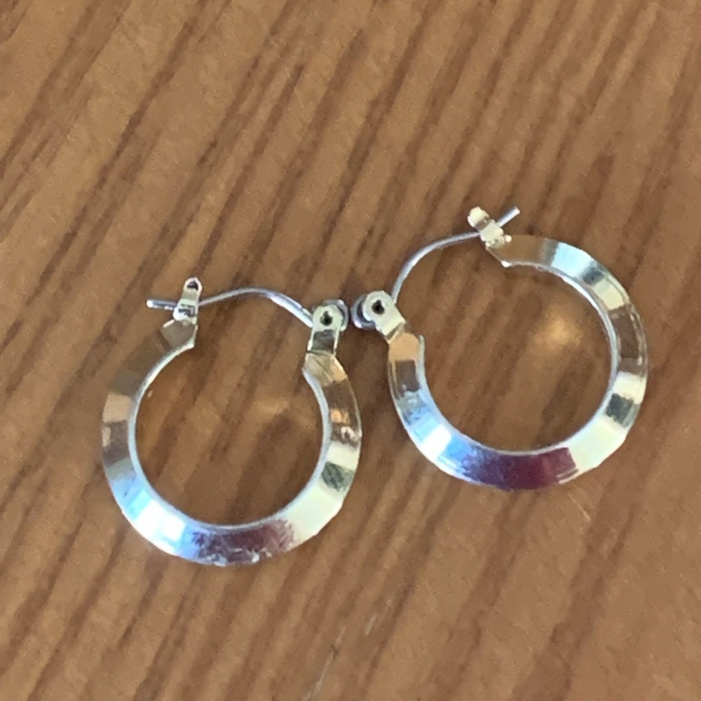 Boucles d’oreilles métal inconnu